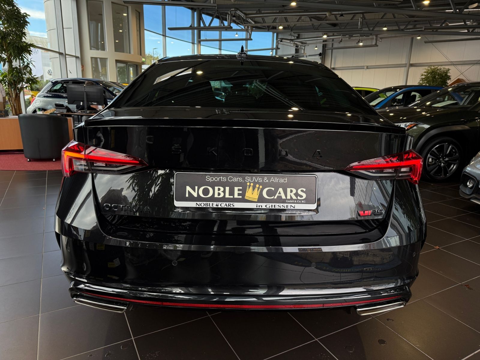 Fahrzeugabbildung SKODA Octavia Lim. RS RFK ACC HUD LED