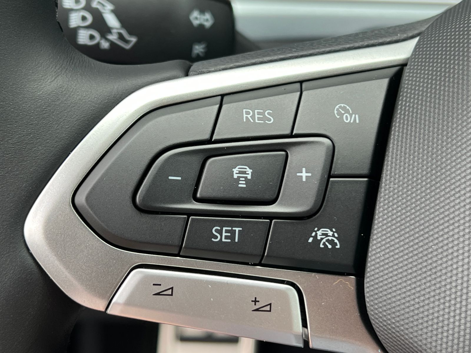 Fahrzeugabbildung Volkswagen T-Roc  GOAL 1.5 TSI DSG *AHK, Navi, Plus-Paket*