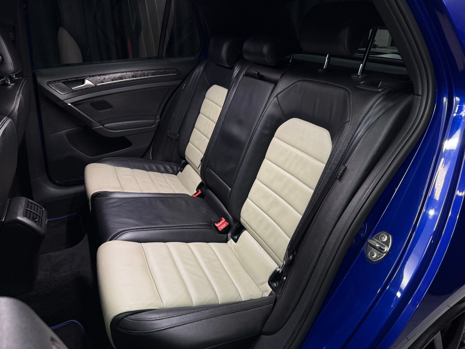 Fahrzeugabbildung Volkswagen Golf VII R 4Motion |REMUS|PANO|LEDER