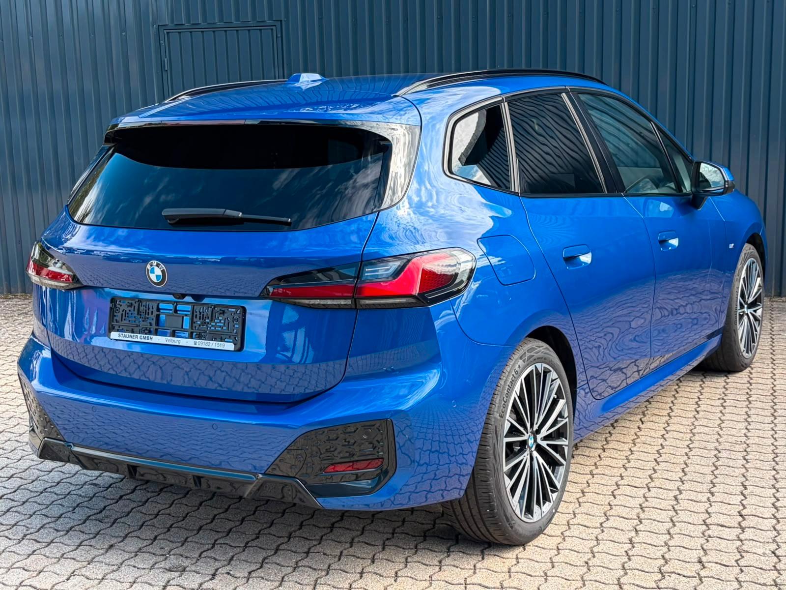 BMW 218i Active Tourer M SPORT /AHK/360°/HeadUp