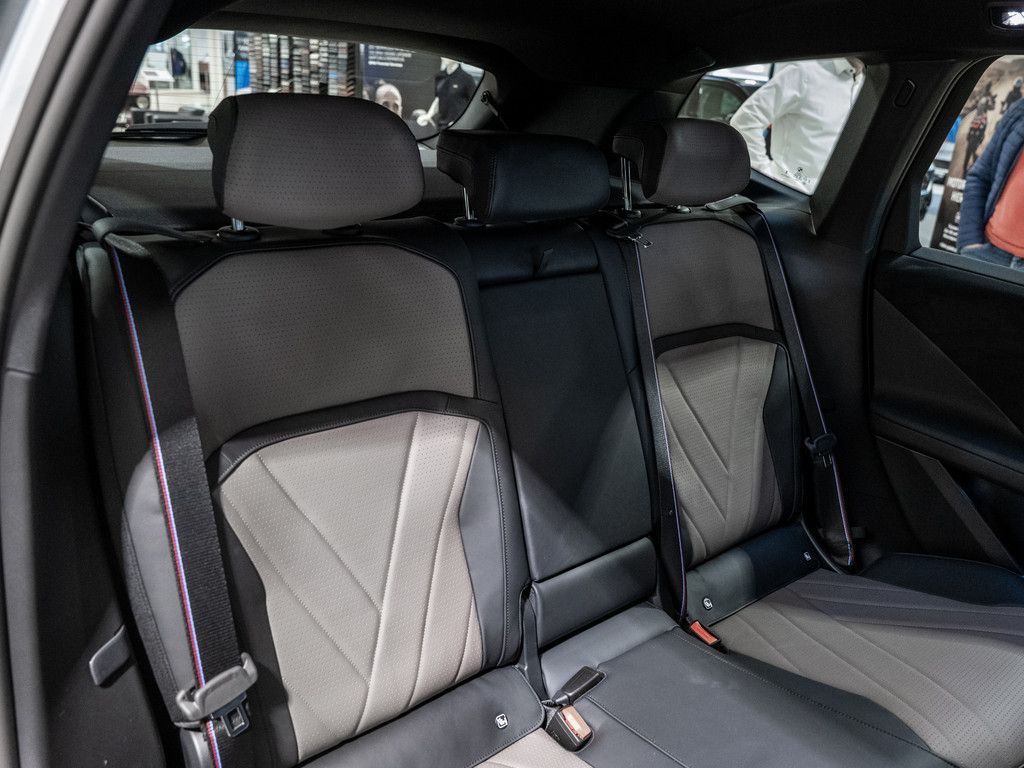 BMW iX3 - Bild 10