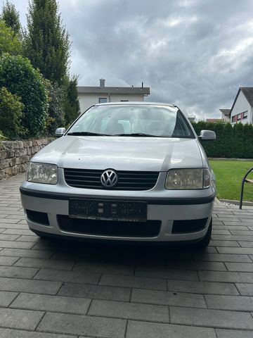 Volkswagen Polo 1.4 44kW Basis