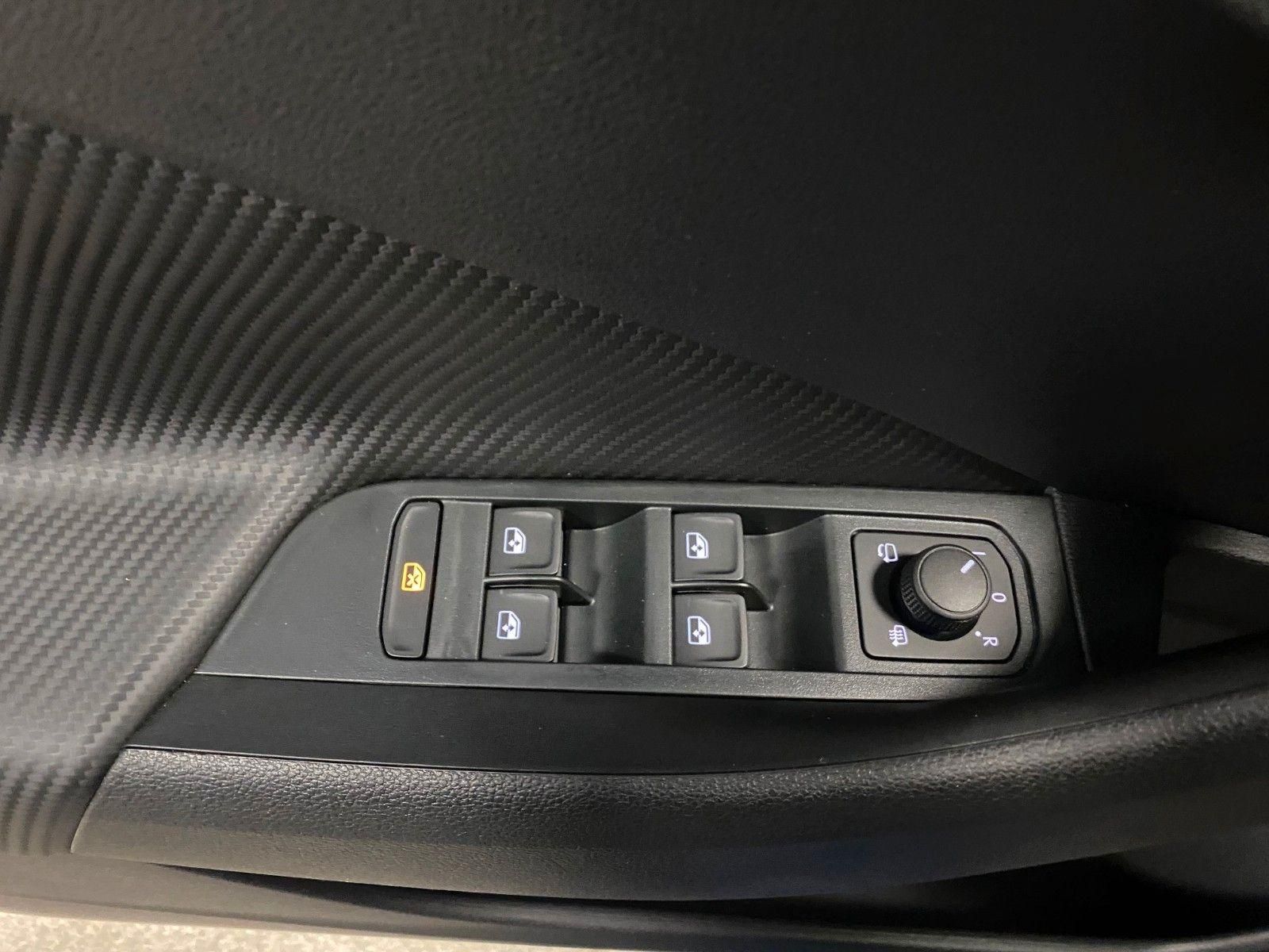 Fahrzeugabbildung SKODA Kamiq 1.5 TSI ACT DSG Monte Carlo+AHK+MATRIX++++