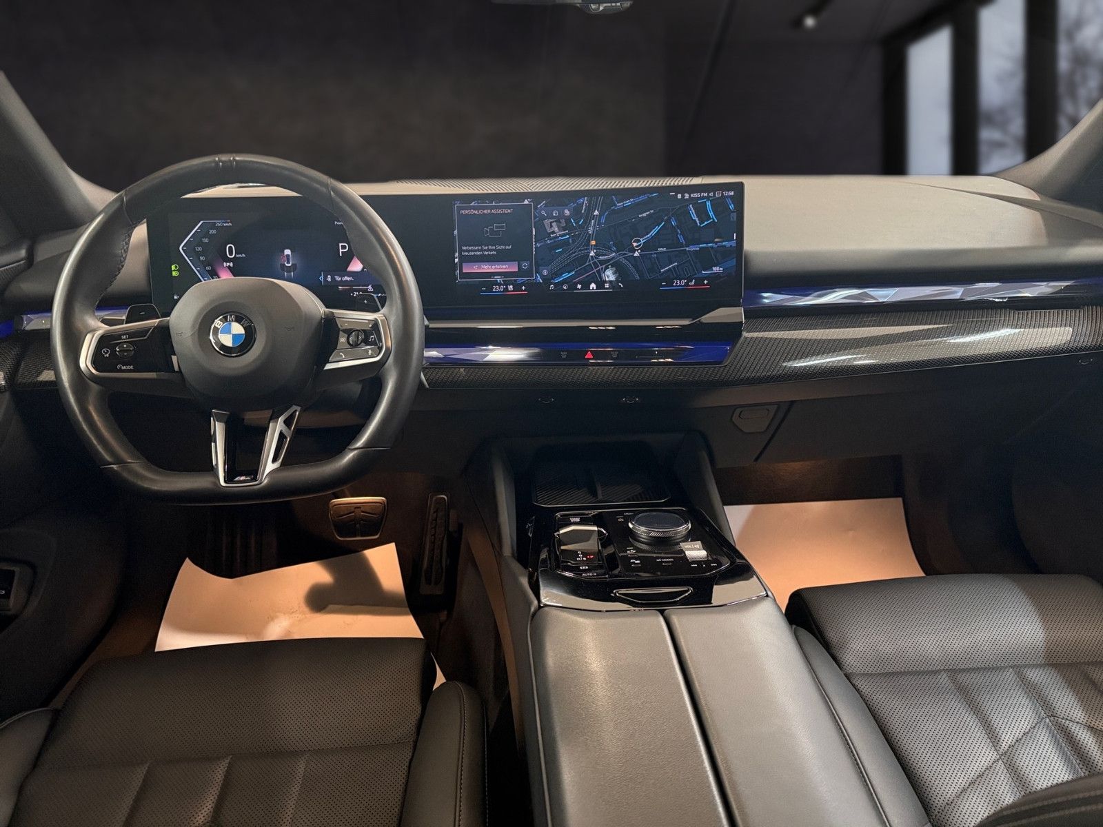 BMW 520 d M Sportpaket*Head-up*H&K*360°* foto 10