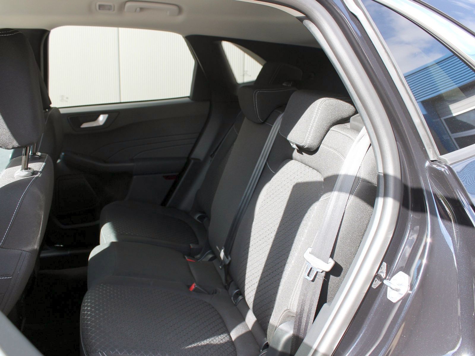 Fahrzeugabbildung Ford Kuga Hybrid Titanium