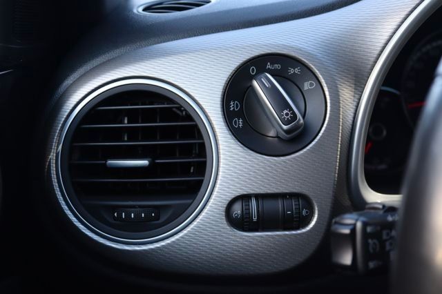 Fahrzeugabbildung Volkswagen Beetle Club BMT KLIMAAUTOM NAVI SITZHEIZUNG PDC