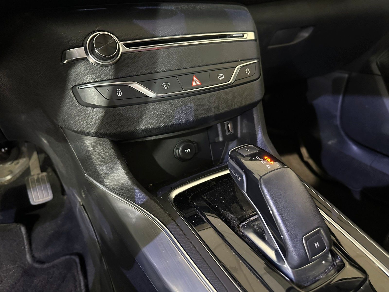 Fahrzeugabbildung Peugeot 308 SW Active 1.5D NAVI/LED/PDC/ALU/TEMPOMAT