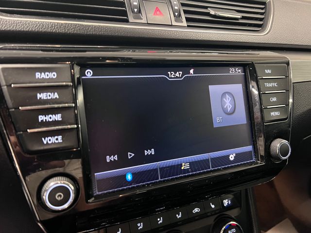 Skoda SUPERB STYLE/ 1.HAND/ GARANTIE/ PANO/ ASSIST. Skoda SUPERB STYLE/ 1.HAND/ GARANTIE/ PANO/ ASSIST.