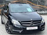 Mercedes-Benz B 220 AMG 4M H&K*KAM*NAVI*PANO*LEDER*BIXENON - Mercedes-Benz B 220 Gebrauchtwagen