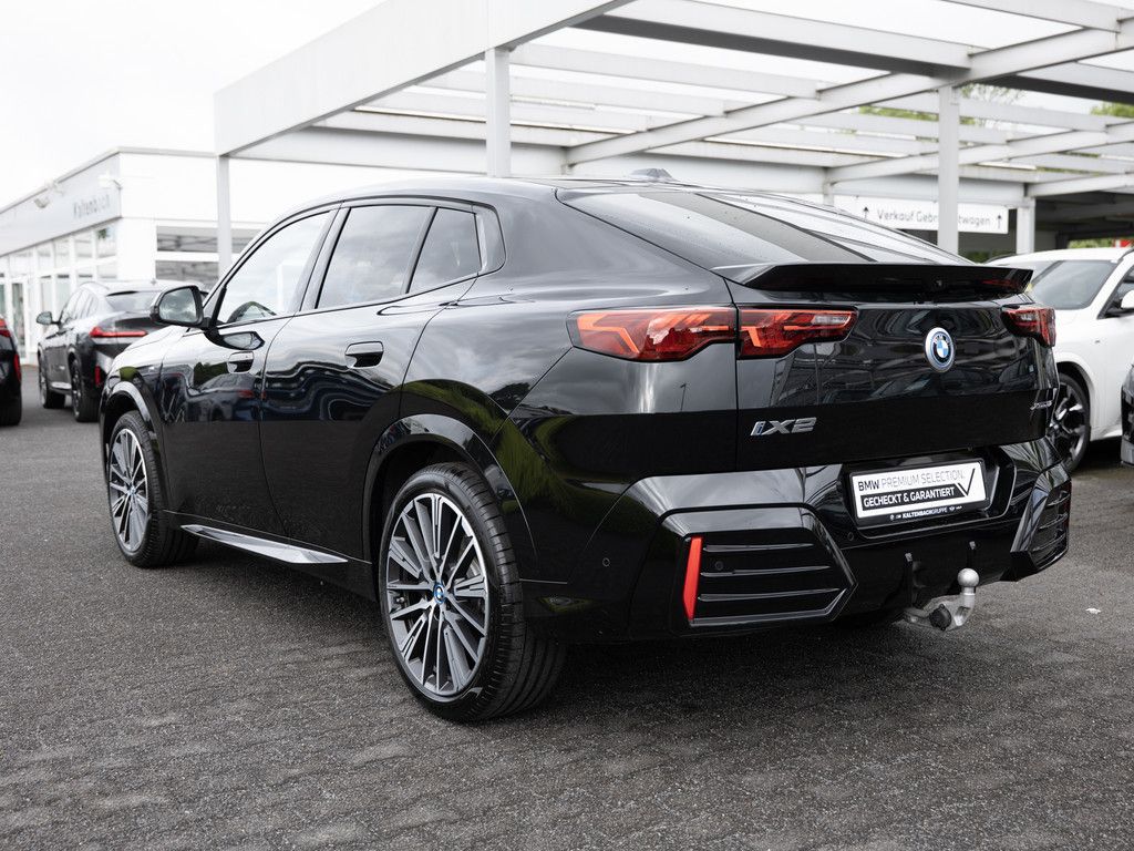 BMW iX2 - Bild 7