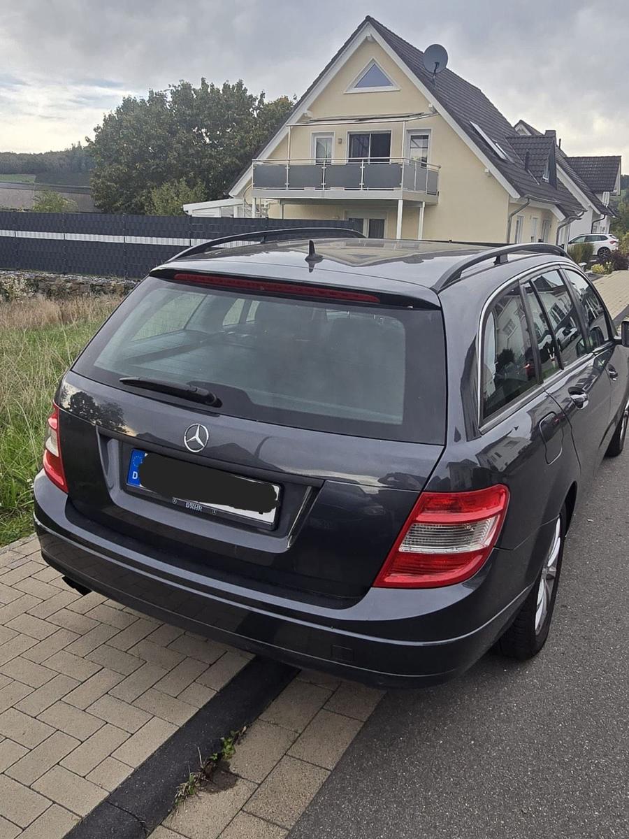 Mercedes-Benz C200 2010 — engine 136 HP (100kW)