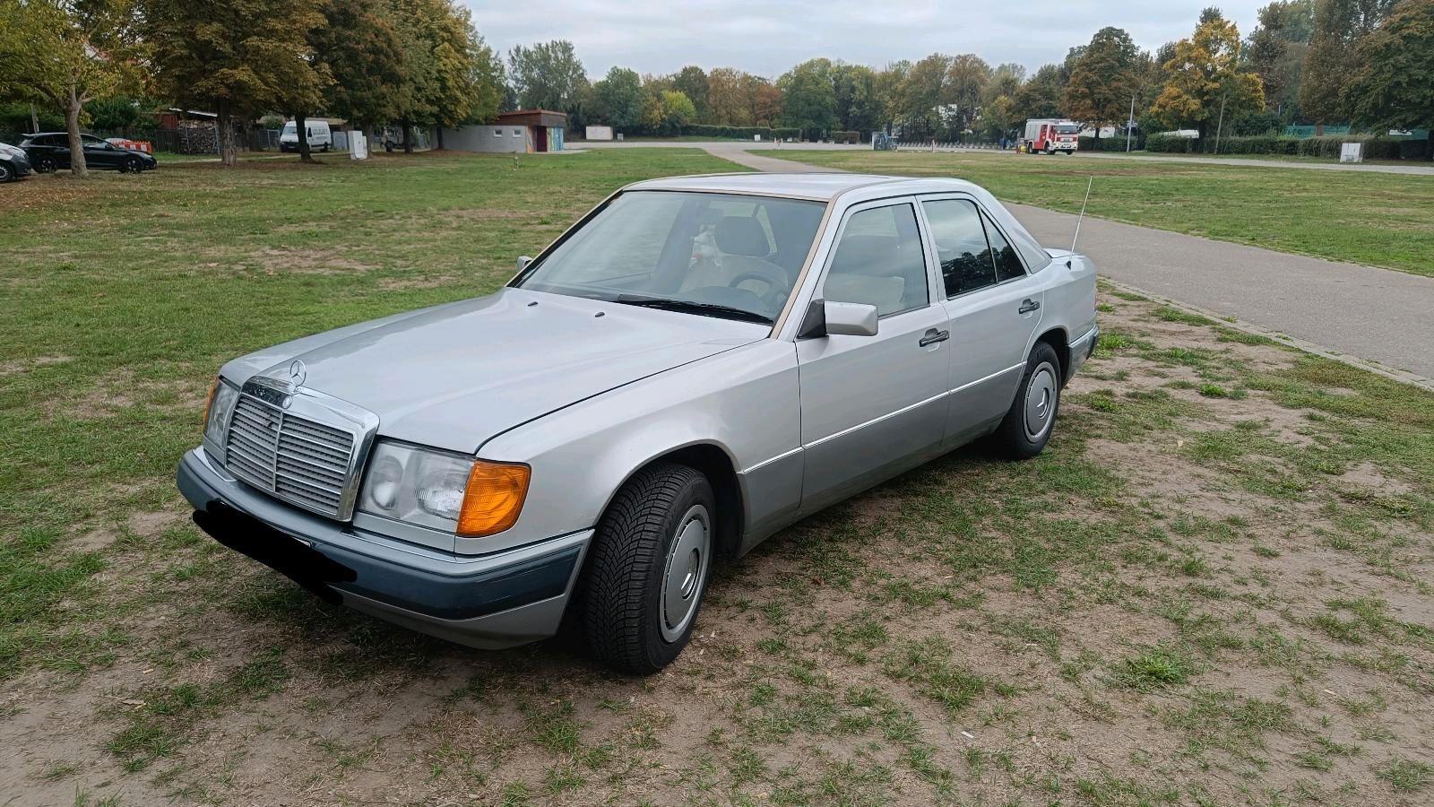 Mercedes-Benz E 230