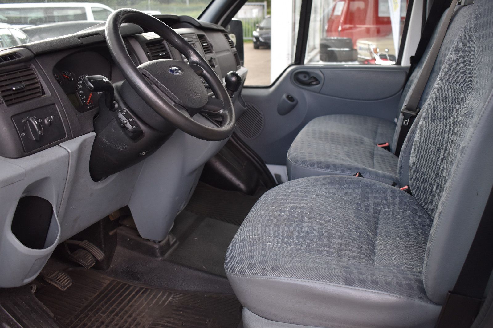 Fahrzeugabbildung Ford Transit Kombi FT 300 L Behindertengerecht  *2335