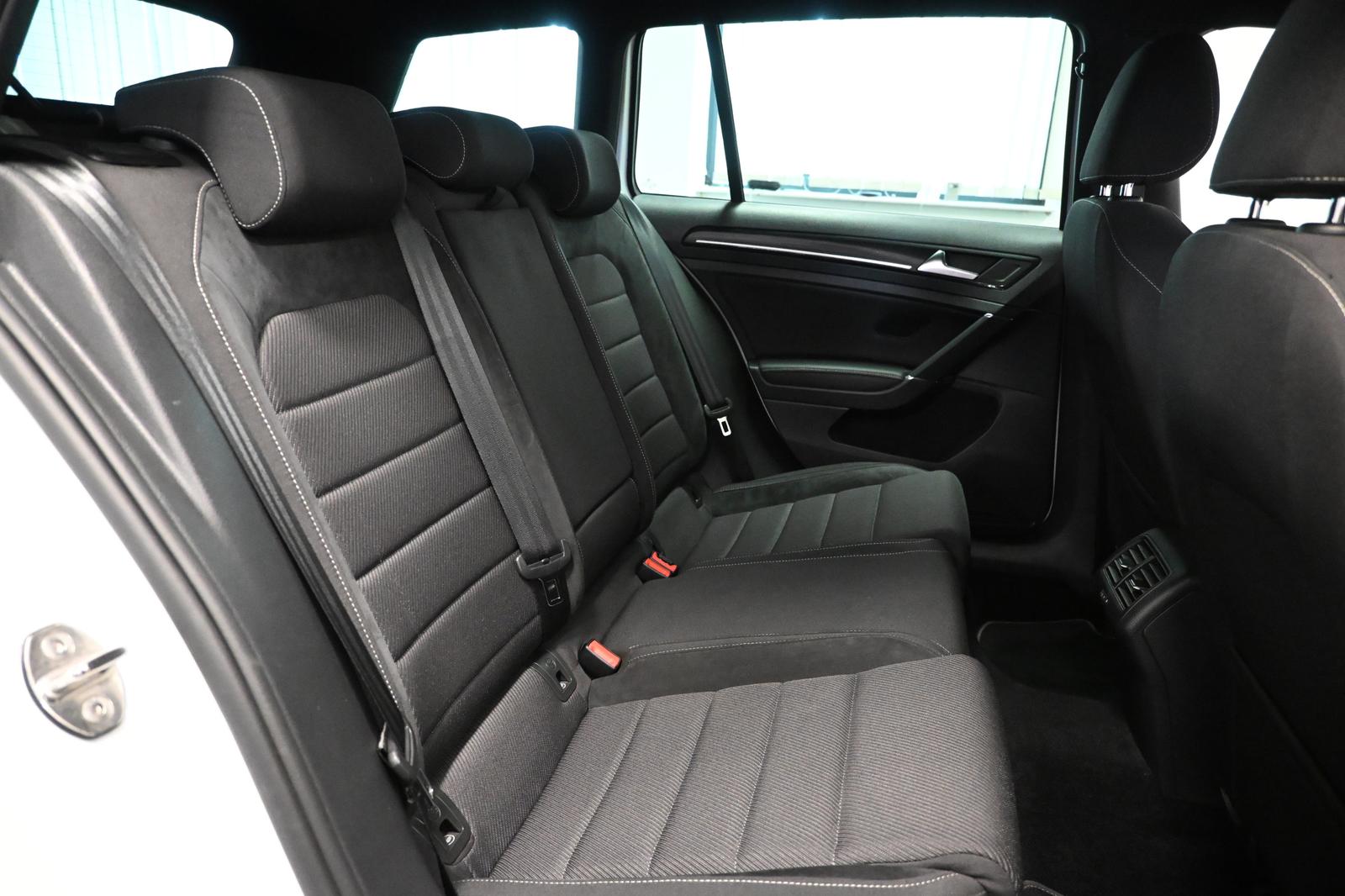 Volkswagen Golf 7 R 4M *MATRIX*DYNAUDIO*DCC*VIRTUAL*ACC*SHZ
