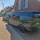 Volkswagen T7 Multivan 2.0 TDI lang Standhzg. AHK el.Türen - VW T7 Multivan von privat
