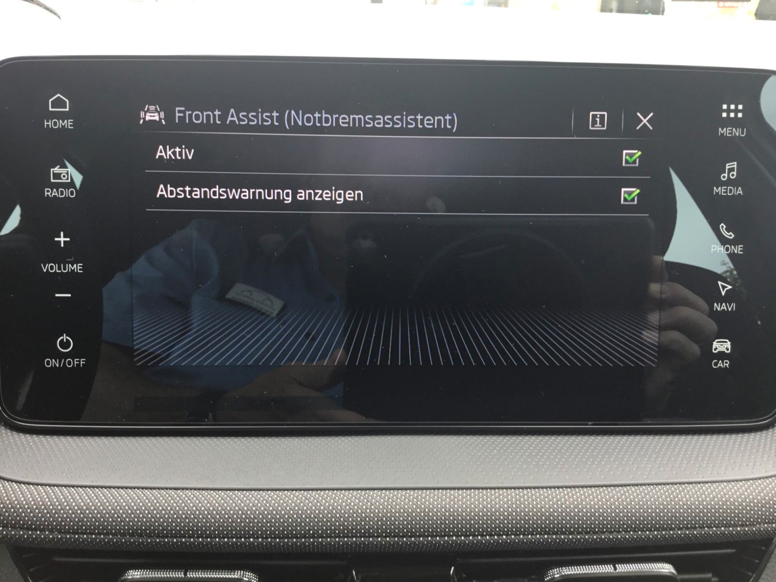 Fahrzeugabbildung SKODA Fabia 1.5l TSI DSG Selection+Navi+ACC+Kamera+16"