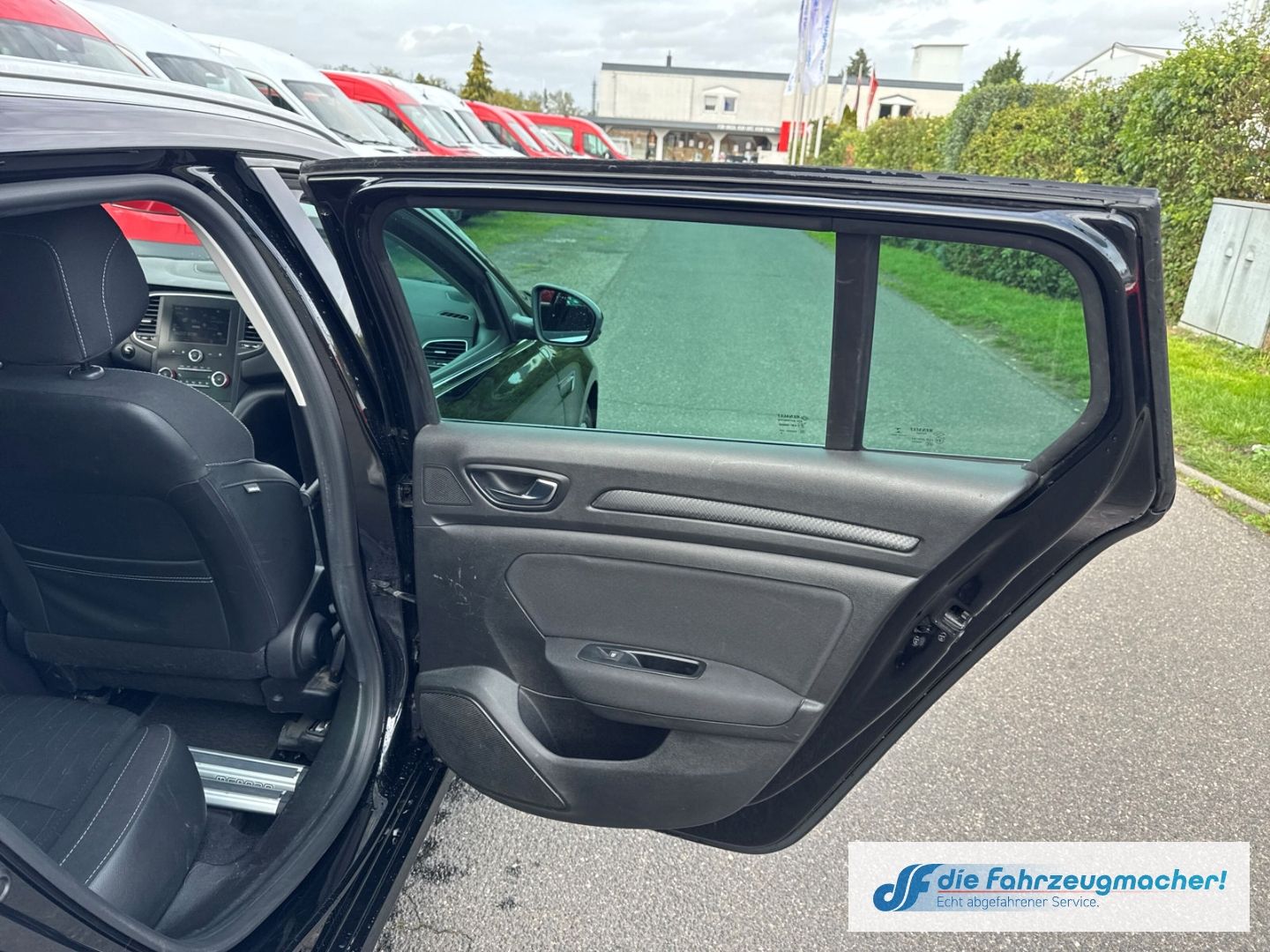 Fahrzeugabbildung Renault Megane IV Grandtour Automatik Limited *EXPORT