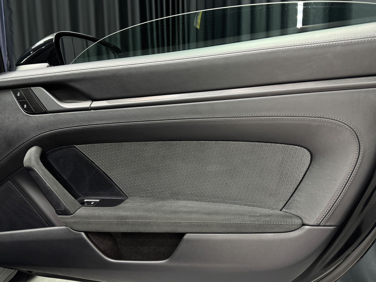 Fahrzeugabbildung Porsche 992.2 911 Carrera GTS T-Hybrid Cabriolet|BOSE|