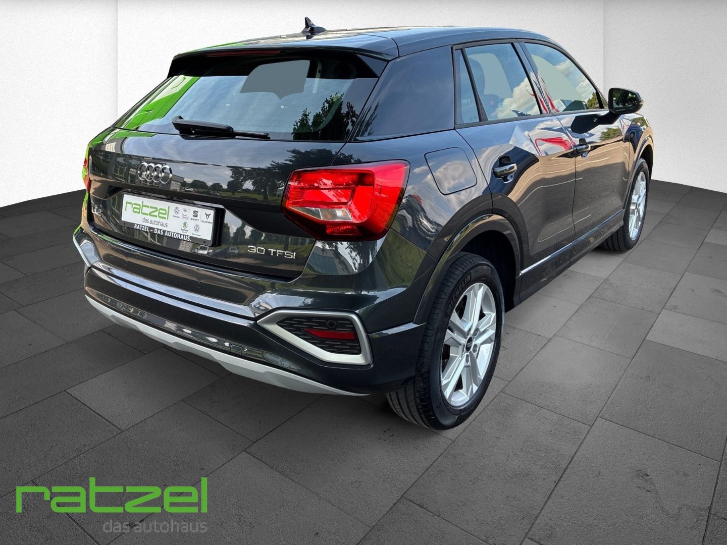 Fahrzeugabbildung Audi Q2 advanced 30 TFSI LED ACC Rückfahrkamera Eletr