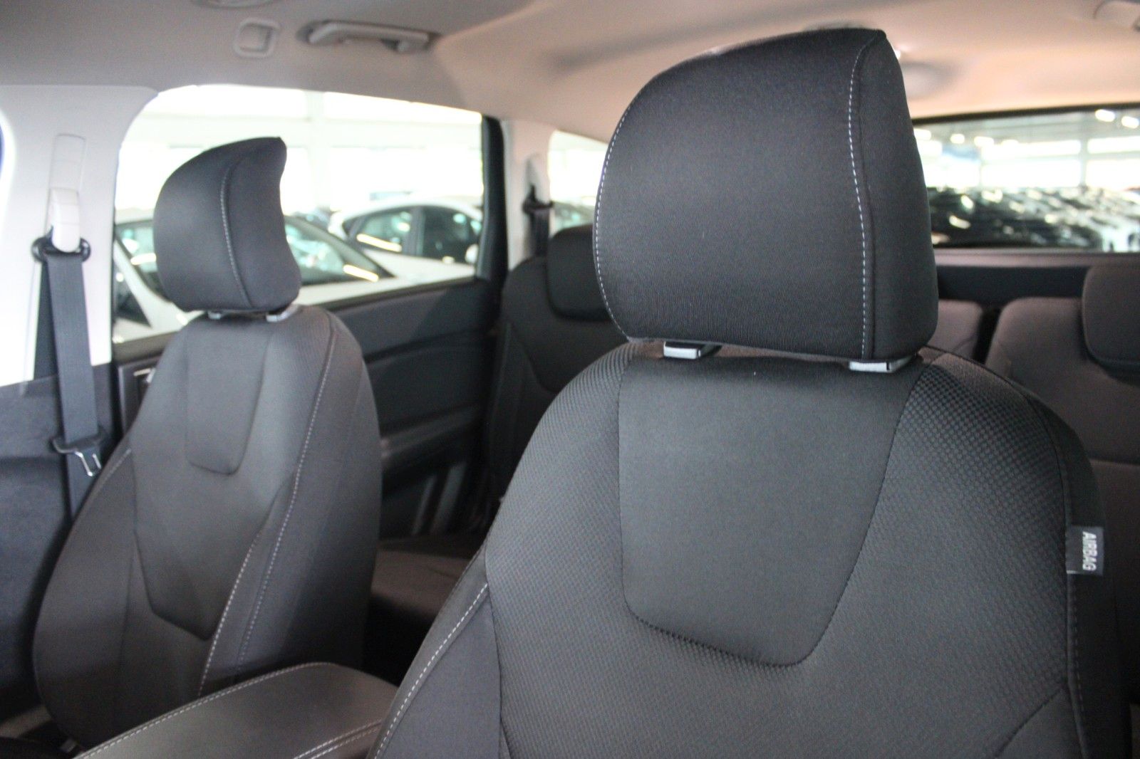 Fahrzeugabbildung Ford S-Max Titanium Automatik 7-Sitze AHK ACC CAM LED