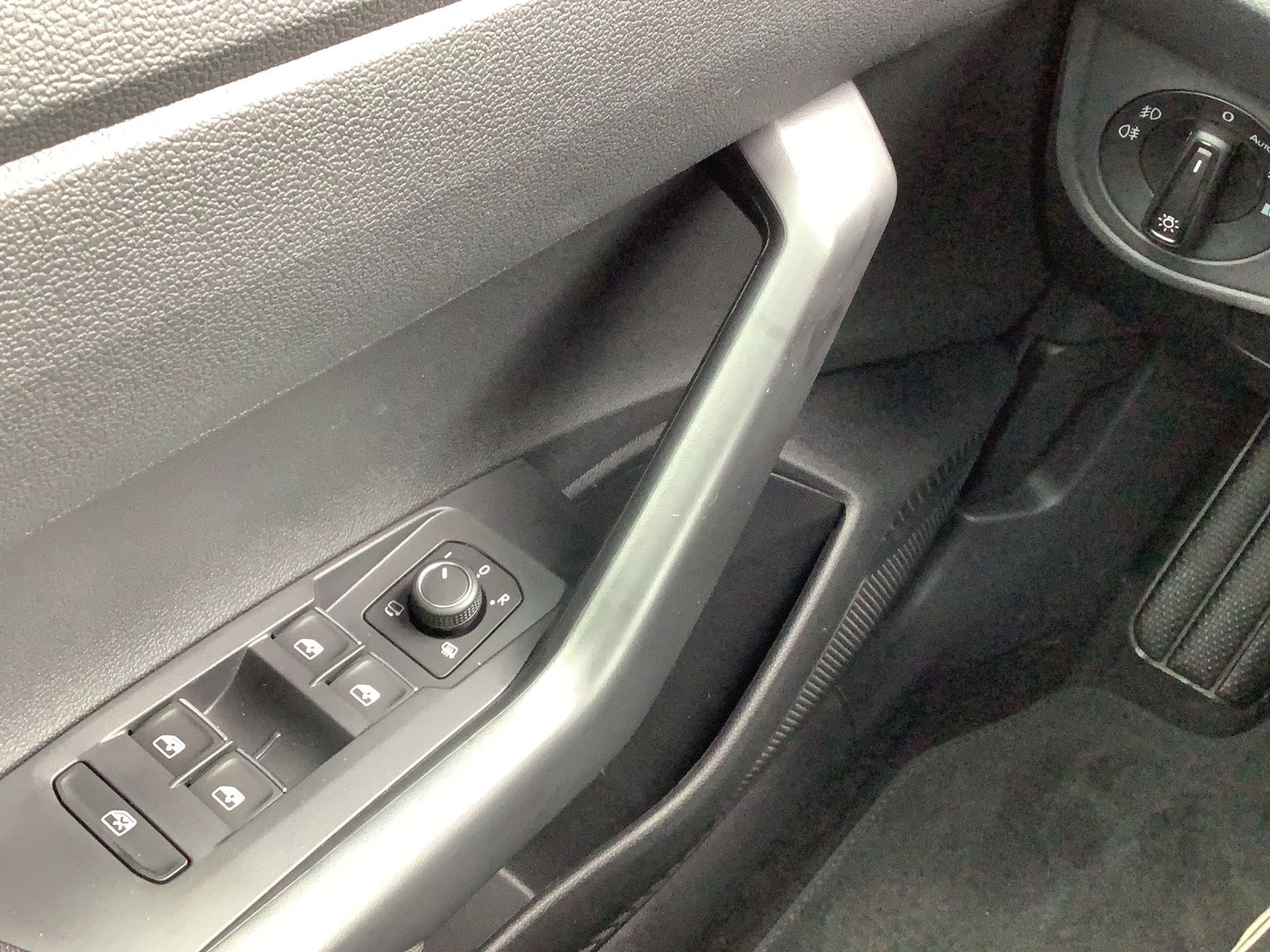 Fahrzeugabbildung Volkswagen Taigo Move DSG Matrix Kamera ACC