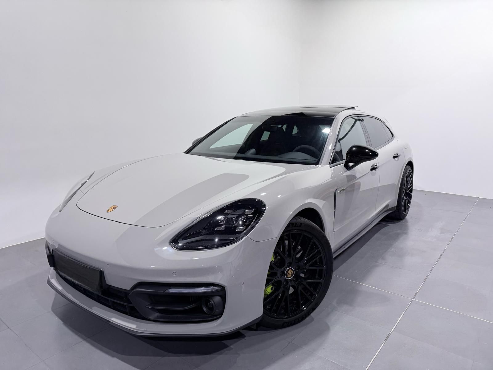 Porsche Panamera Sport Turismo 4 E-Hybrid imagem 2