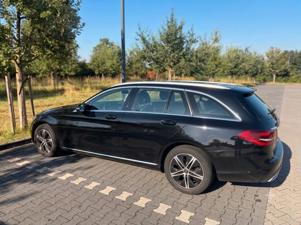 Image of Mercedes-Benz C 220