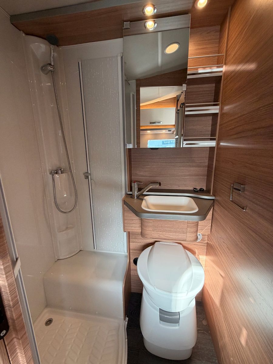 Fahrzeugabbildung Weinsberg CaraSuite 650 MEG