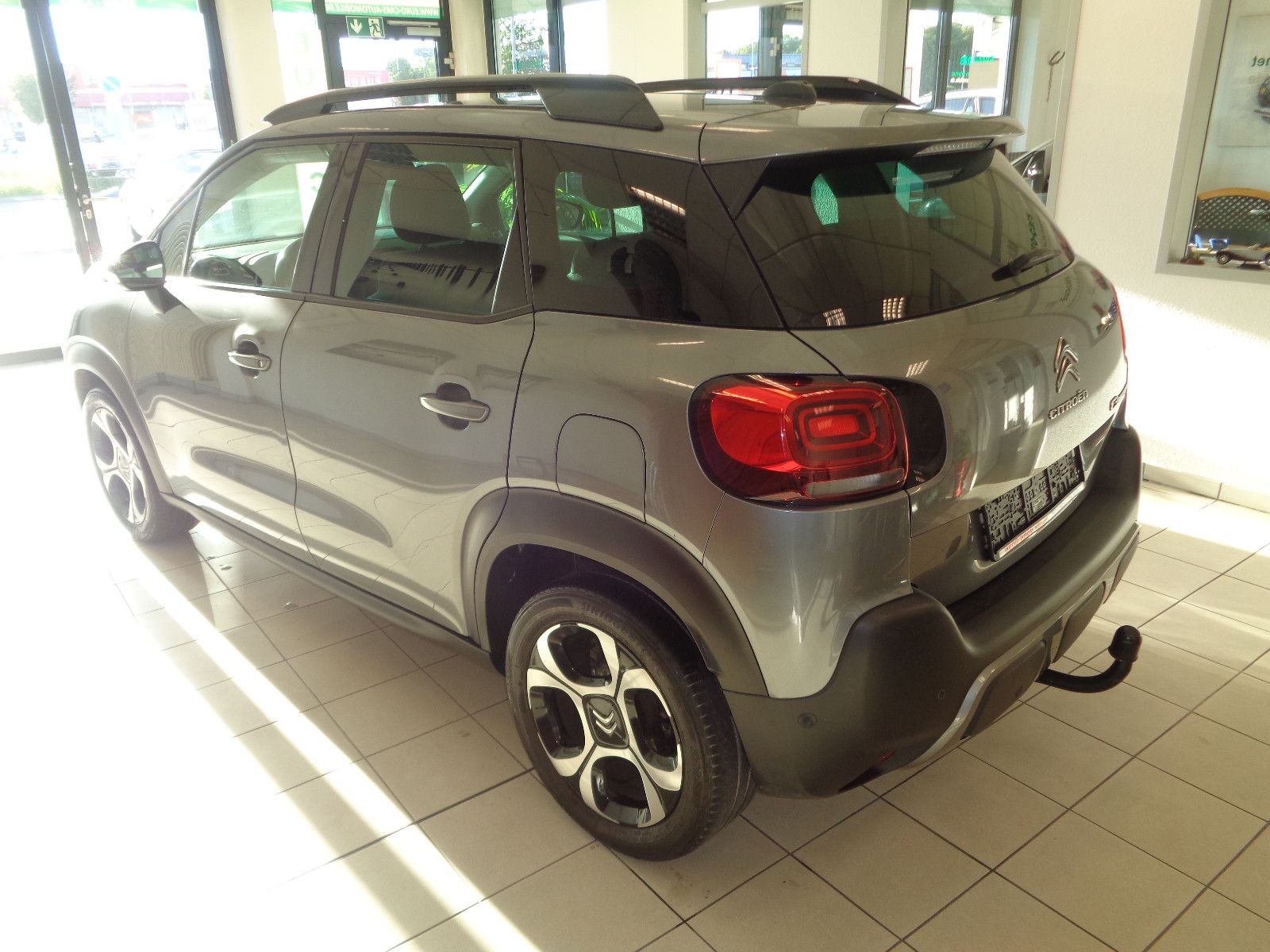 Fahrzeugabbildung Citroën C3 Aircross PureTech 130 / NAVI / AHK / KAMERA