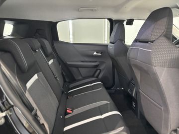 Fotografie des Opel Frontera 1.2 DI Hybrid 48V eDCT GS Tech Paket