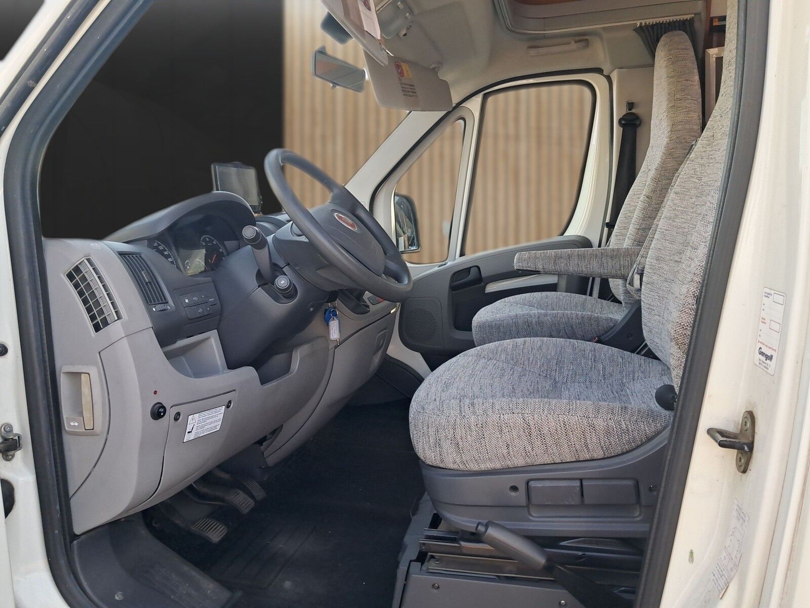 Fahrzeugabbildung Eura Mobil Terrestra TI 660HB Markise,Fahrradträger,TV