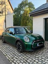 MINI Cooper Essential Trim Steptronic Essential Trim - MINI Cooper: Essential Trim