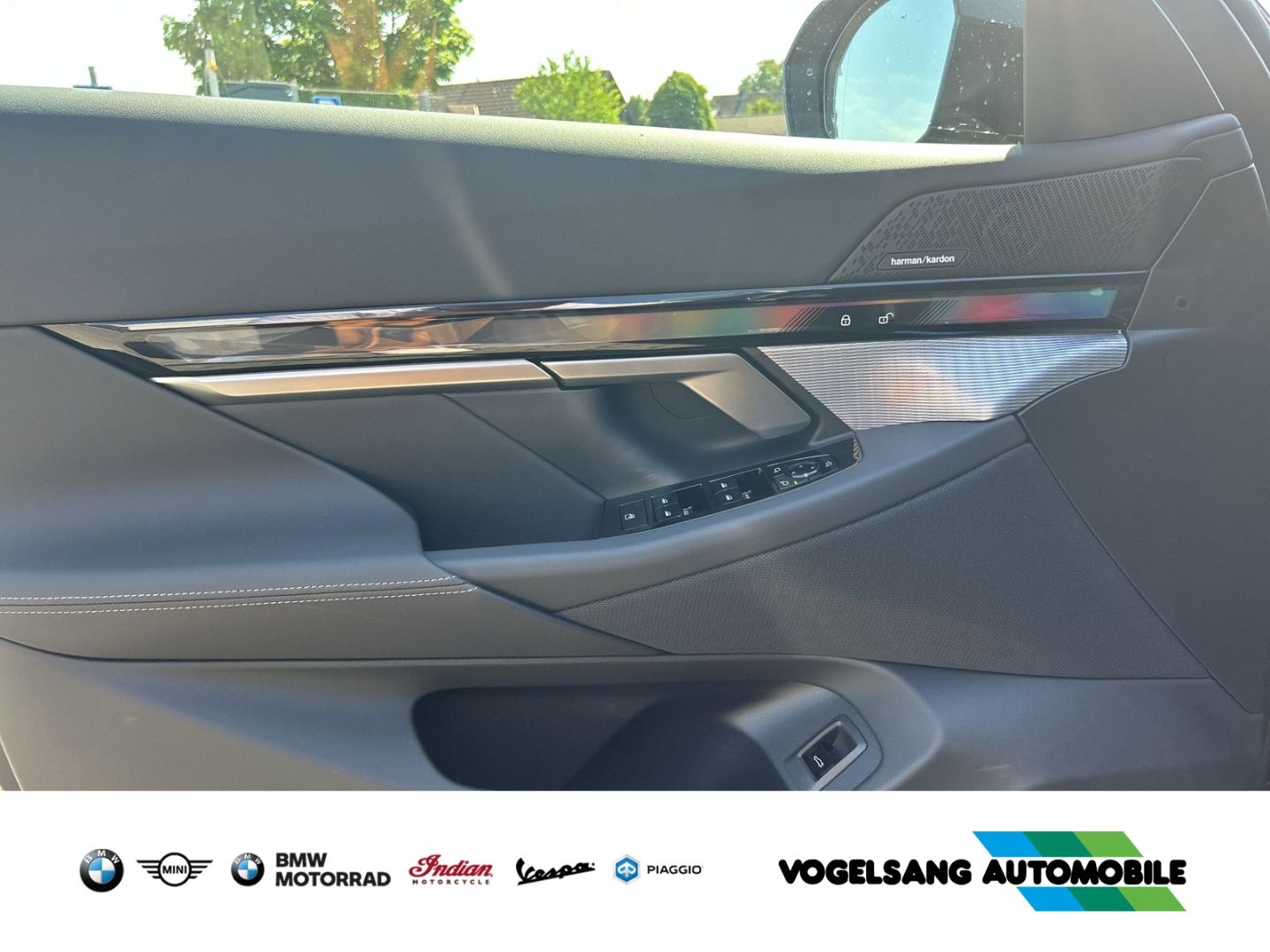 Fahrzeugabbildung BMW 520 i M Sport I Park-Assistent Sportpaket HUD AH