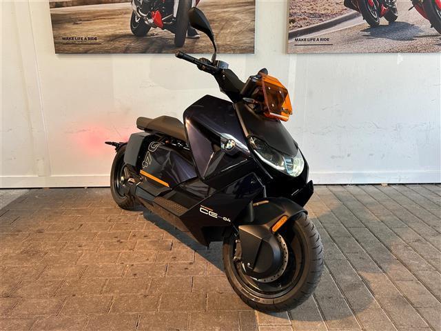 BMW CE 04