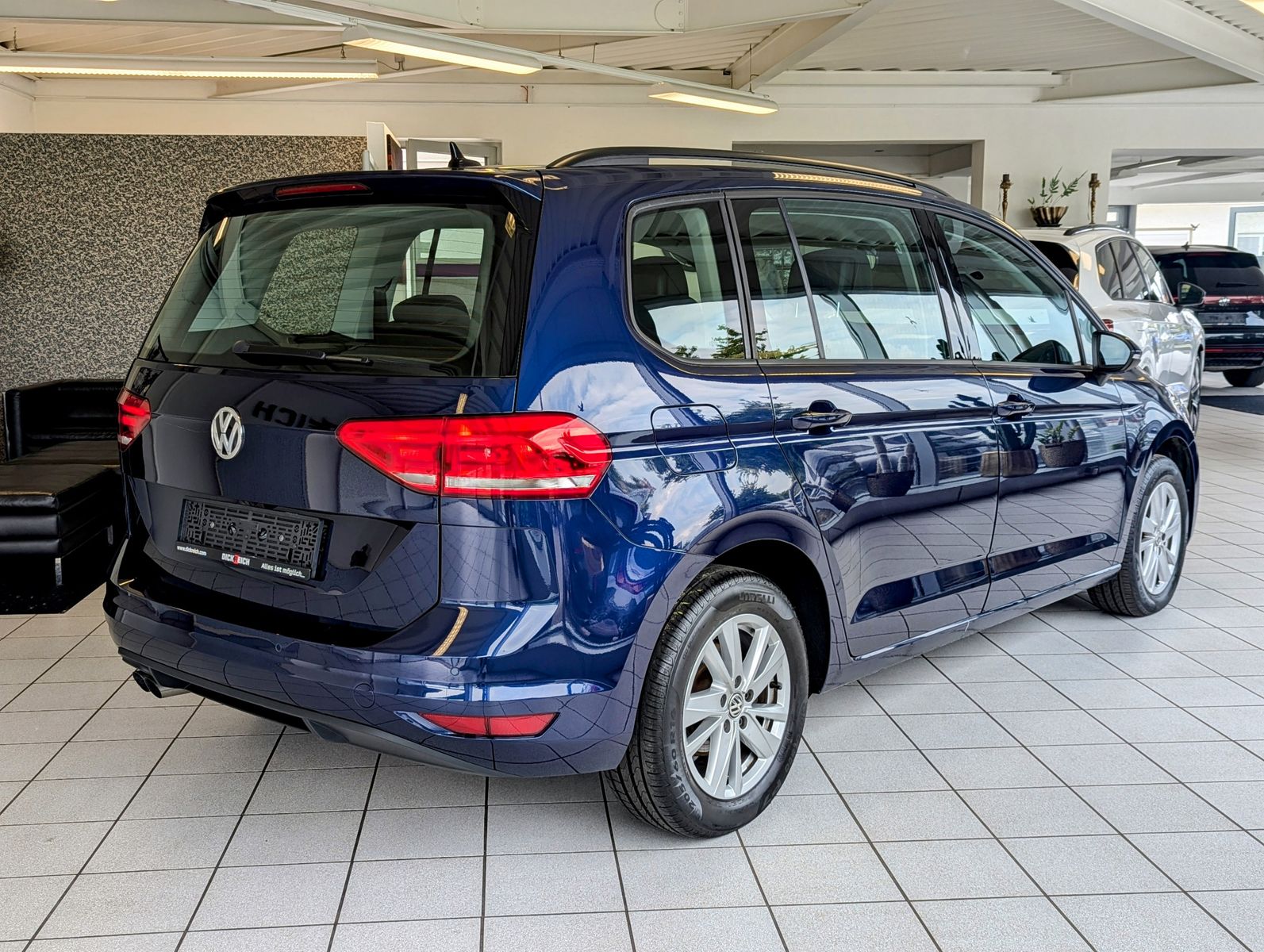 VW Touran 2.0 TDI DSG Comf. ACC LED Kamera - Image 7