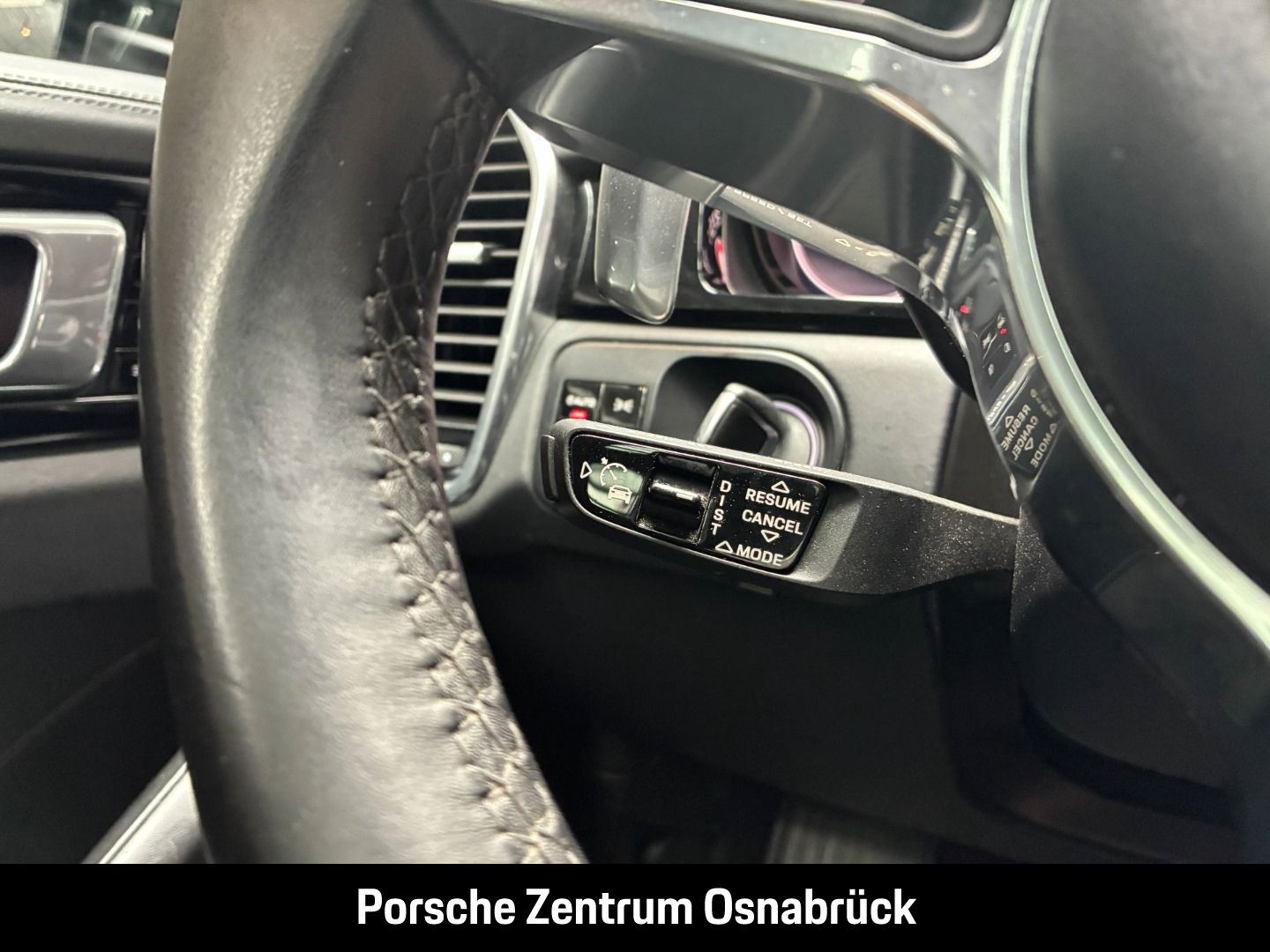 Porsche Cayenne E-Hybrid Pano AHK Luft 18-Wege Burmester foto 18