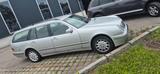 Mercedes-Benz E 320 T ELEGANCE  - Mercedes-Benz E 320 mit Benzin-Antrieb: Kombi
