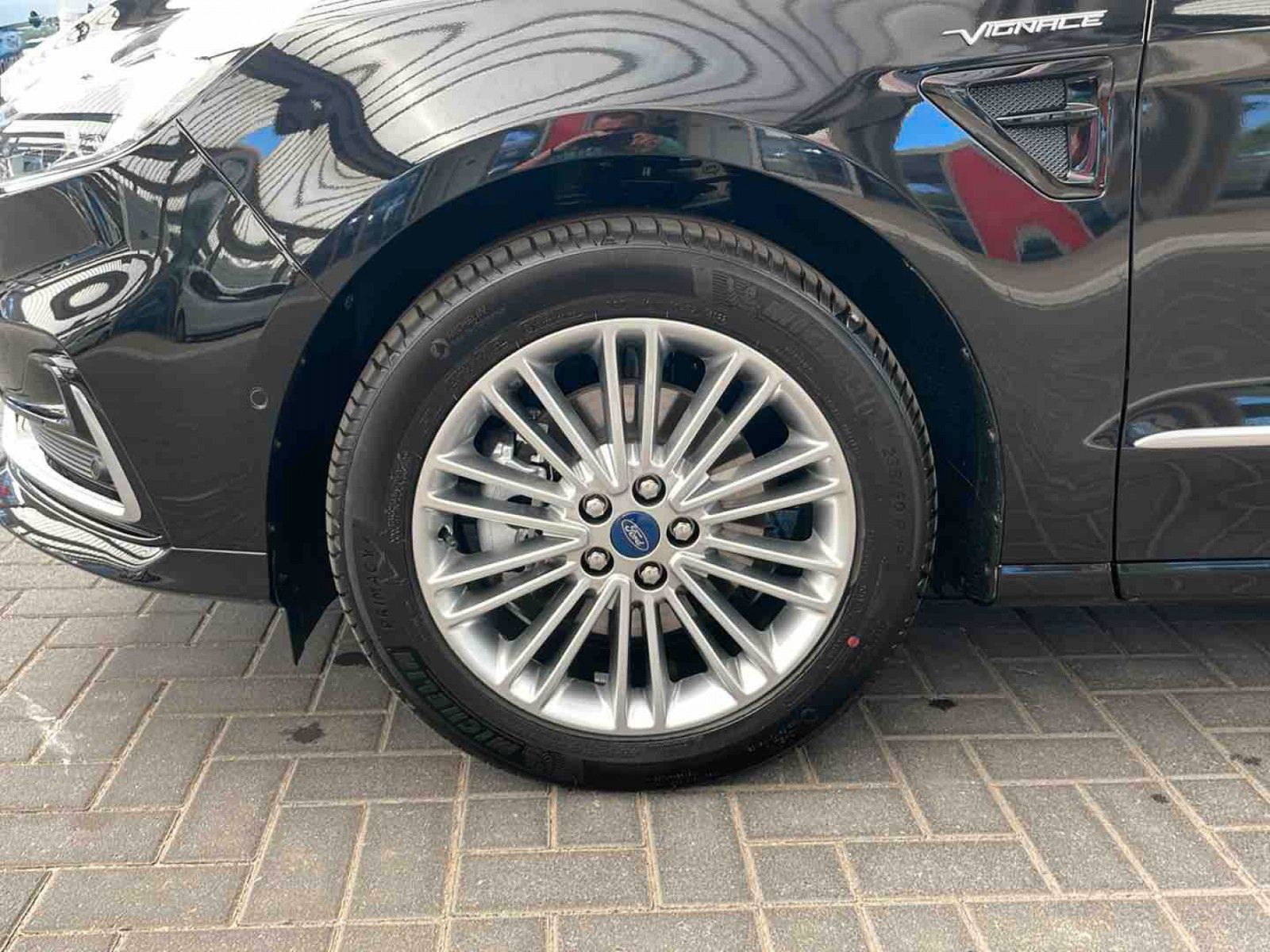 Fahrzeugabbildung Ford S-Max 2.5l Duratec (FHEV) 190PS Vignale