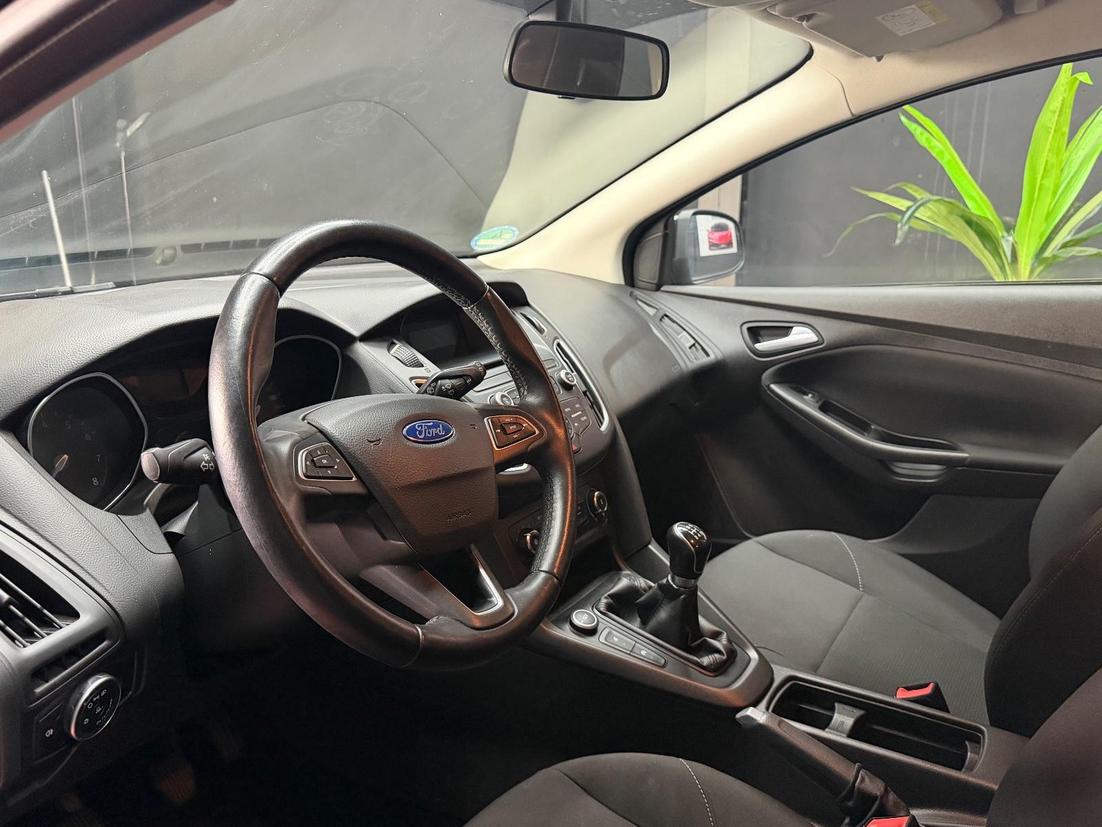 Ford Focus 2015 — photo 7