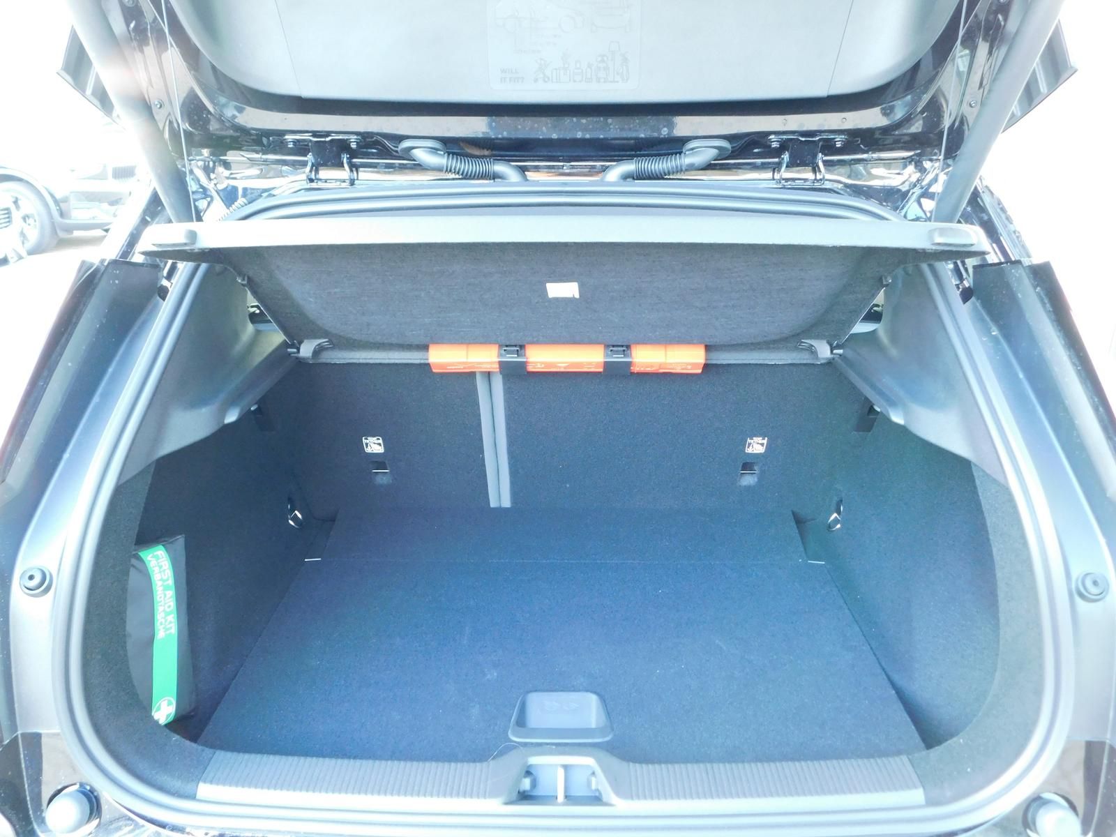 Fahrzeugabbildung Volvo EX30 Plus 2WD Pure Electric