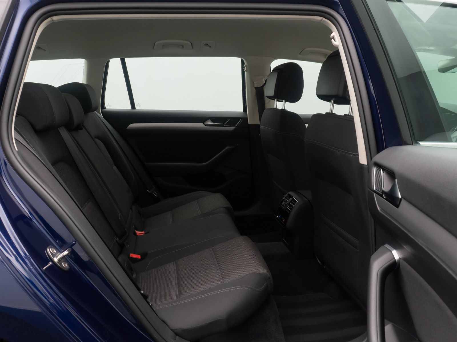 Fahrzeugabbildung Volkswagen Passat Comfortline Kamera HiFi ACC FernlichtReg