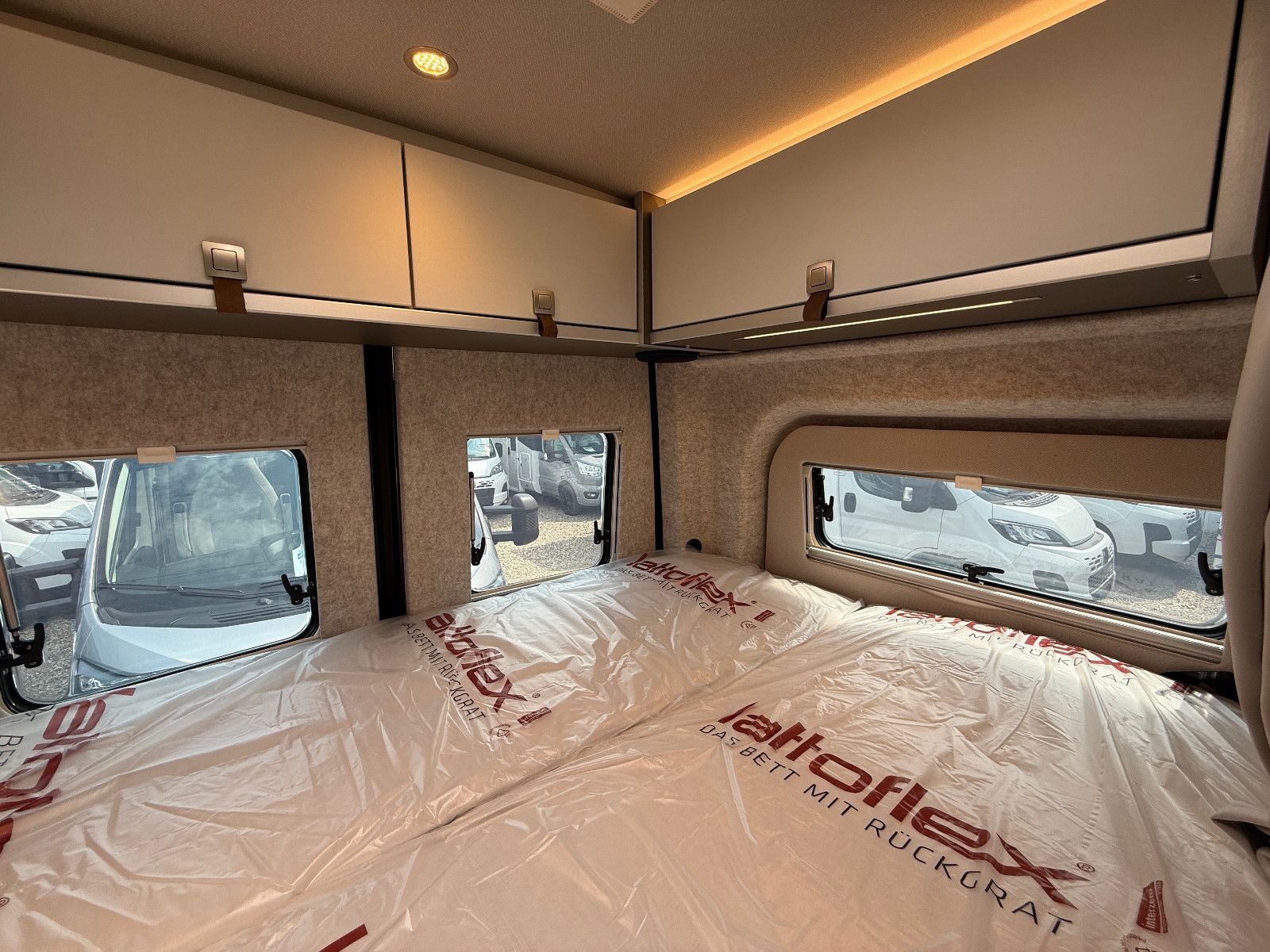 Fahrzeugabbildung HYMER / ERIBA / HYMERCAR Grand Canyon S - MB 600 - 4x4 - 19.986€ Sparen!