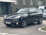 Porsche Cayenne Diesel 3.0D Platinum Edition - Porsche Cayenne: Schwarz