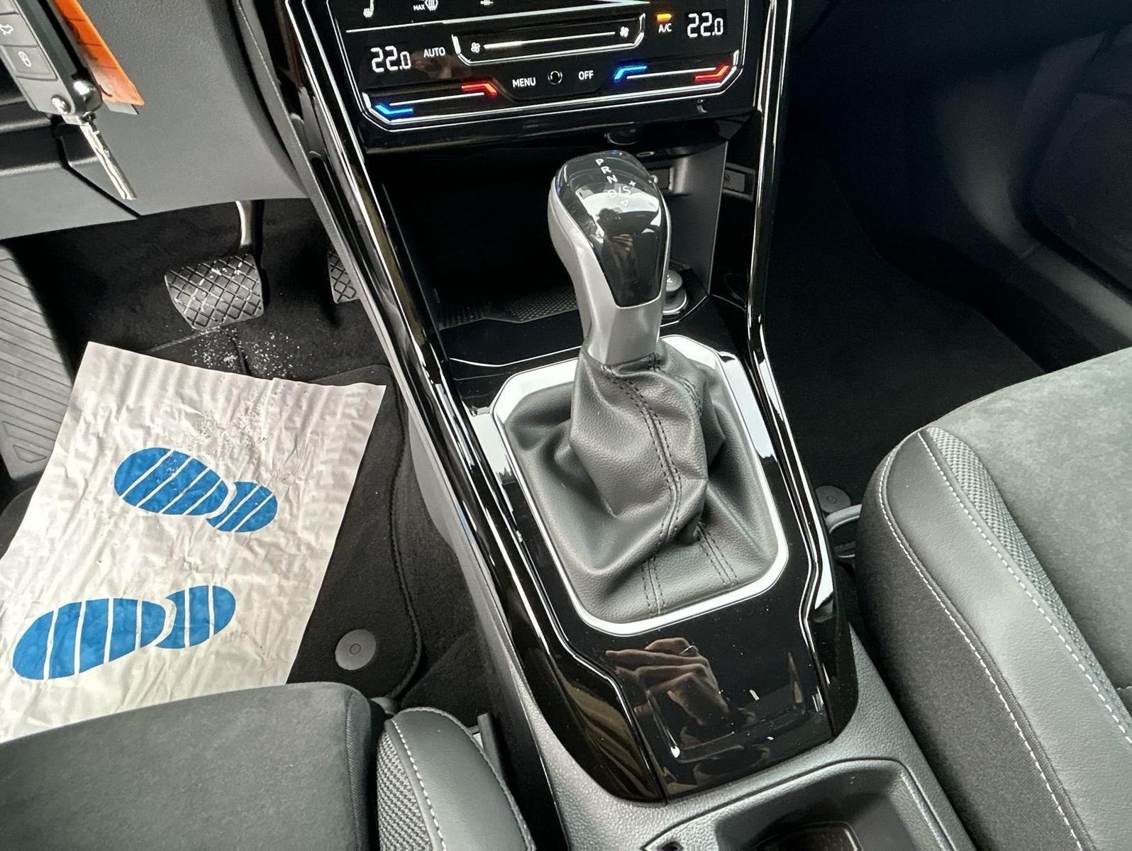 Volkswagen T-Roc 2.0 TDI DSG Style BlackStyle IQ.DRIVE AHK