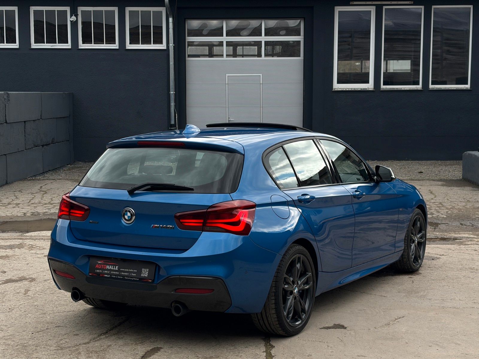 Fahrzeugabbildung BMW M140i xDr. Special Edition Schiebed. H&K LHZ CAM