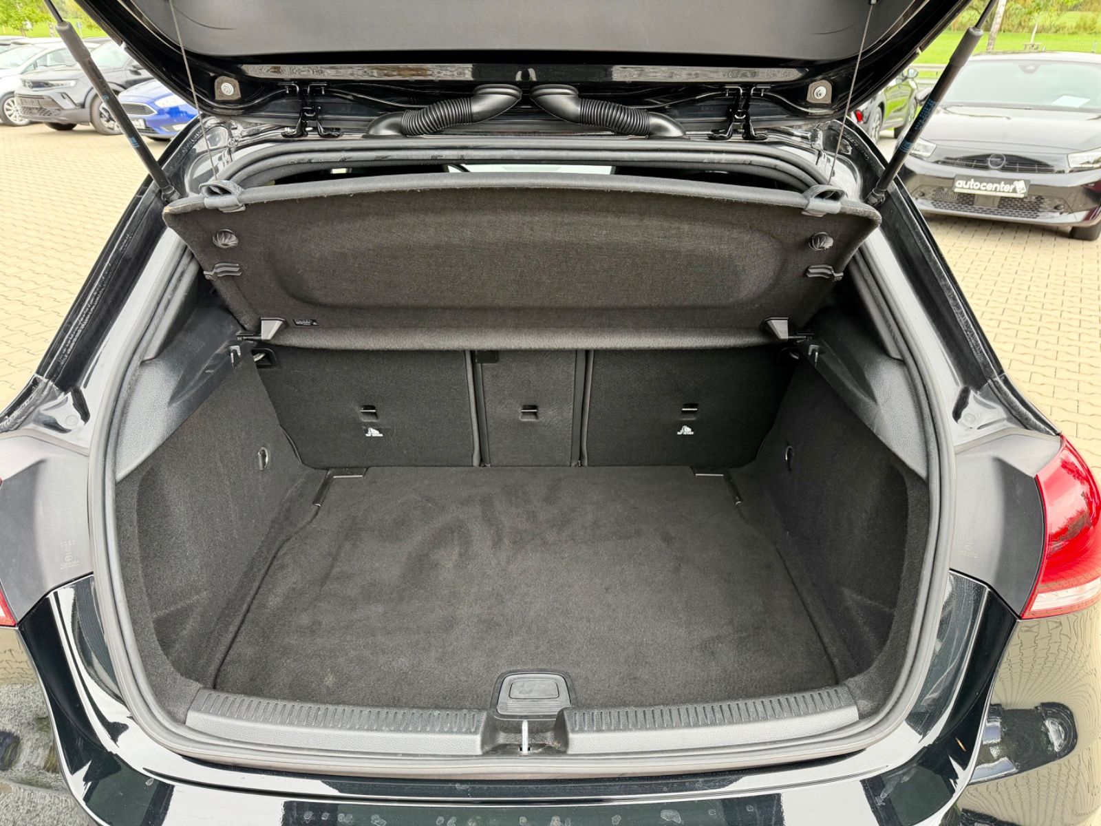 Fahrzeugabbildung Mercedes-Benz A 180 d°AMG Line°Kamera°LED°Navi°Shz°