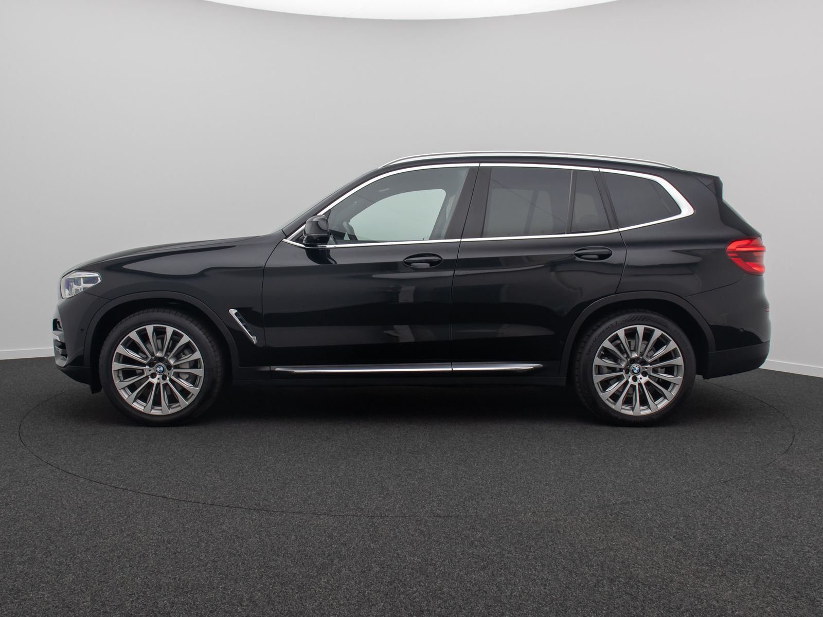 Fahrzeugabbildung BMW X3 xD30i Luxury Line 360° DisplKey Panorama HUD