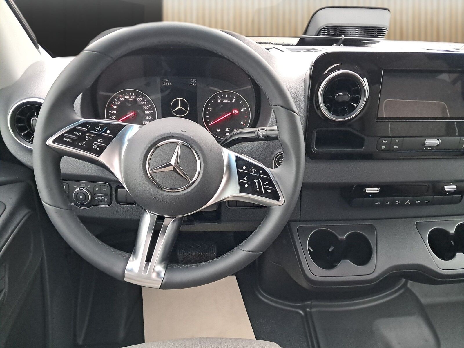 Fahrzeugabbildung Malibu Genius 641 LE Klimaautomatik, Radio DAB