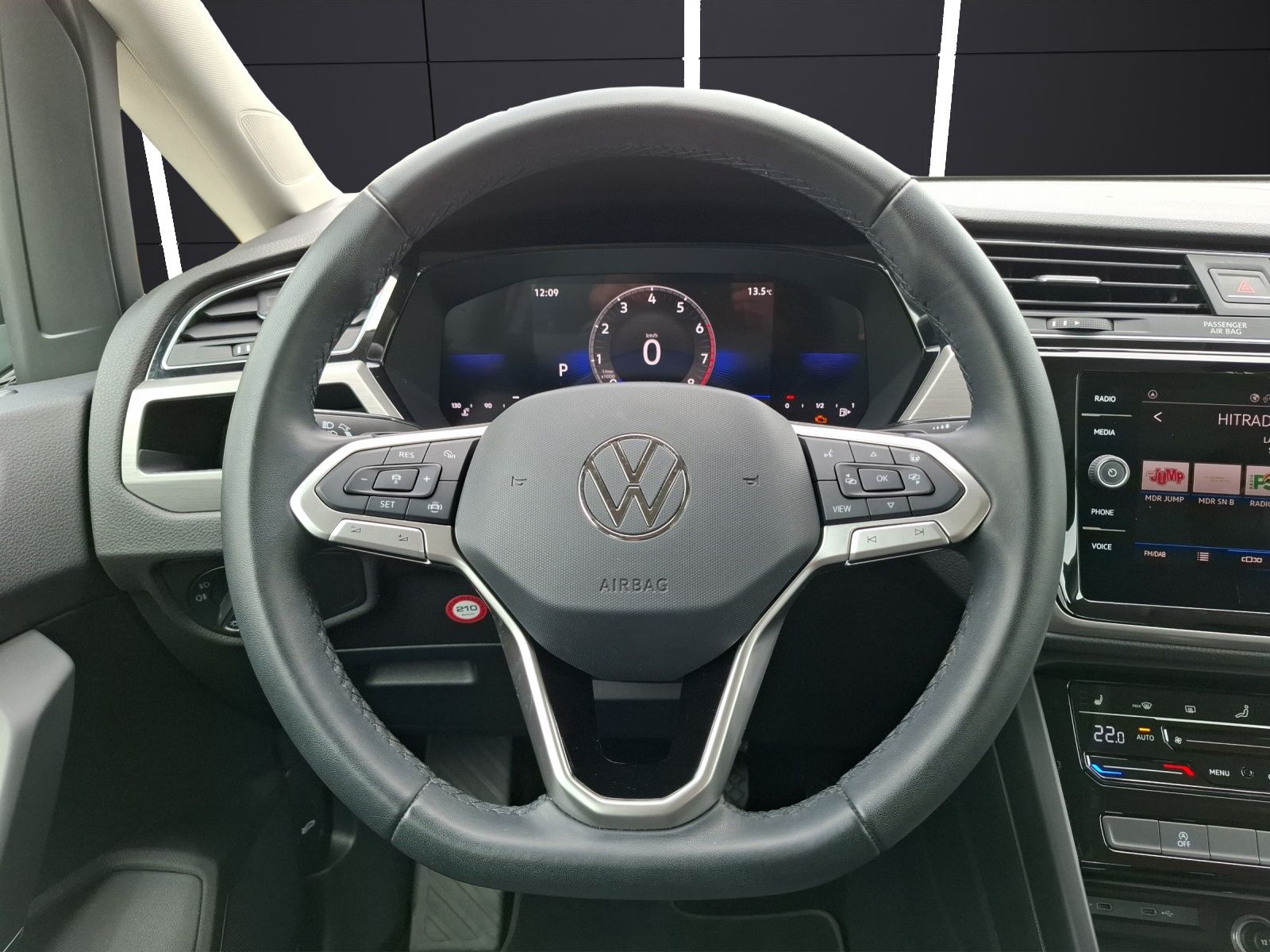 Fahrzeugabbildung Volkswagen Touran TSI Comfortline DSG  7-Si ACC PDC SH LM