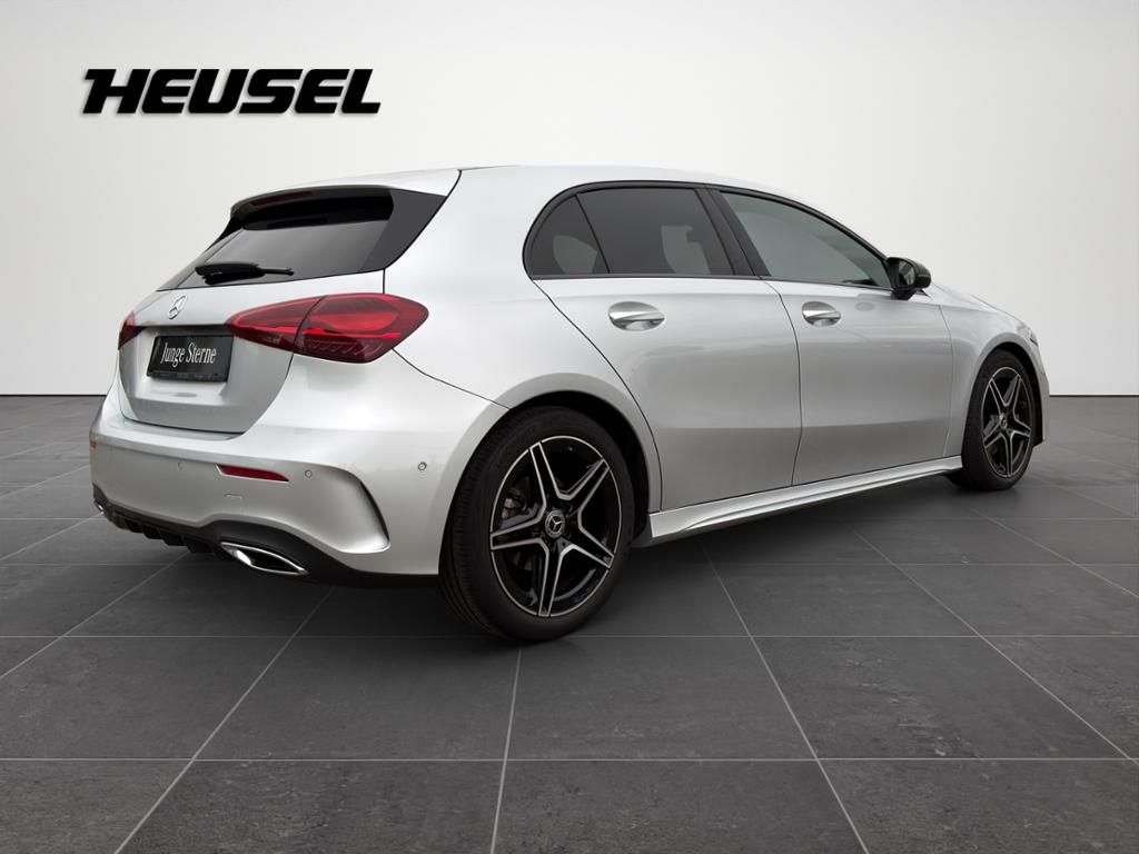Mercedes-Benz A 180 AMG Night KeylessGo Ambientebel. Kamera foto 5